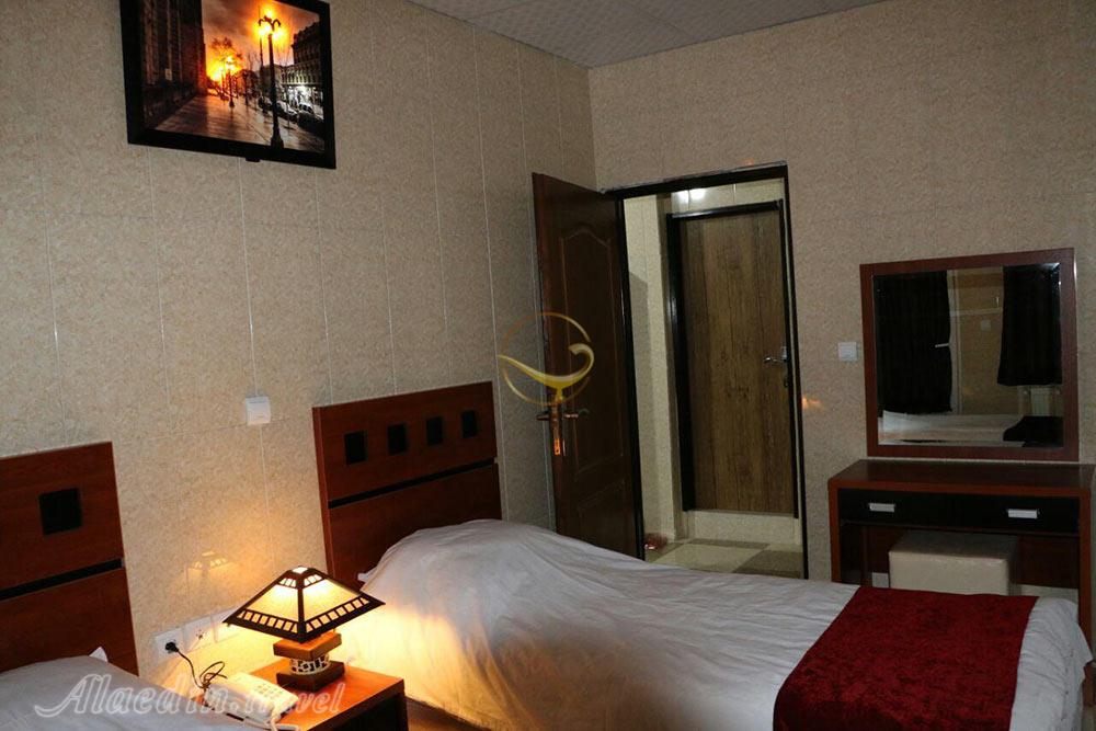 اتاق تویین هتل آپارتمان آسام کرمان | علاءالدین تراول