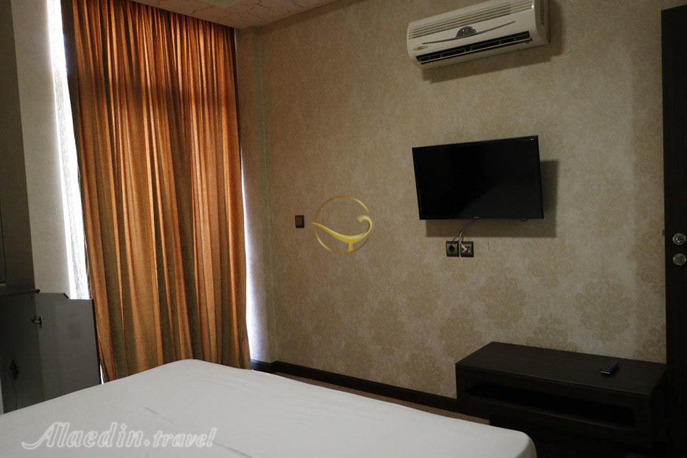 هتل سه ستاره هزار کرمان | علاءالدین تراول