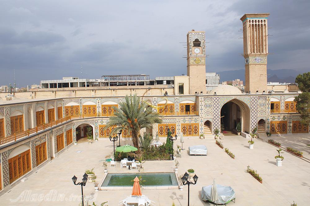 هتل کاروانیکا کرمان | علاءالدین تراول