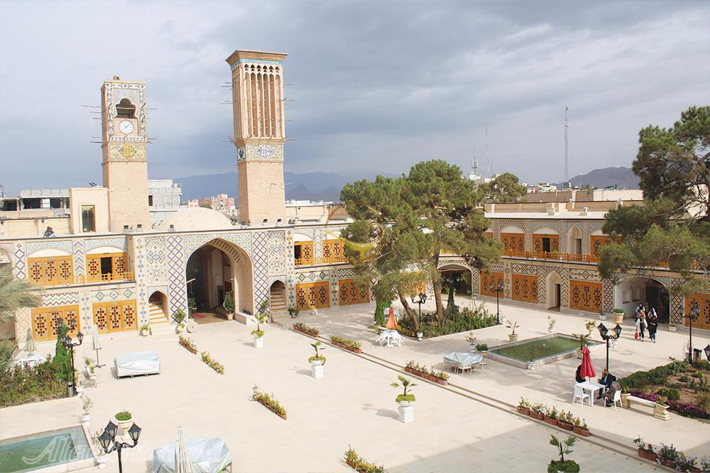 هتل کاروانیکا کرمان | علاءالدین تراول