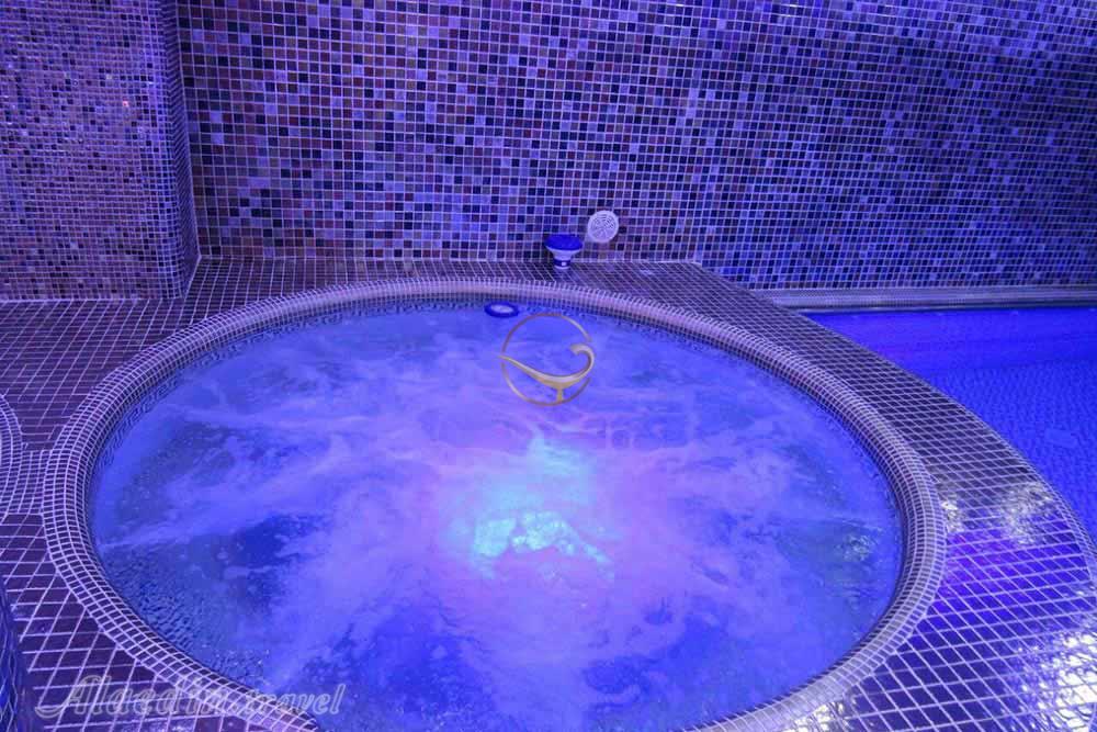 مجموعه آبی هتل آپارتمان سه ستاره کوروش کرمانشاه | علاءالدین تراول