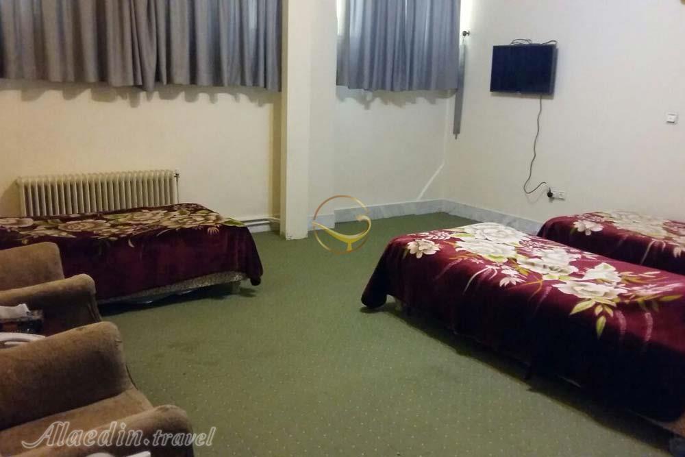 اتاق چهارتخته هتل سه ستاره رسالت کرمانشاه | علاءالدین تراول