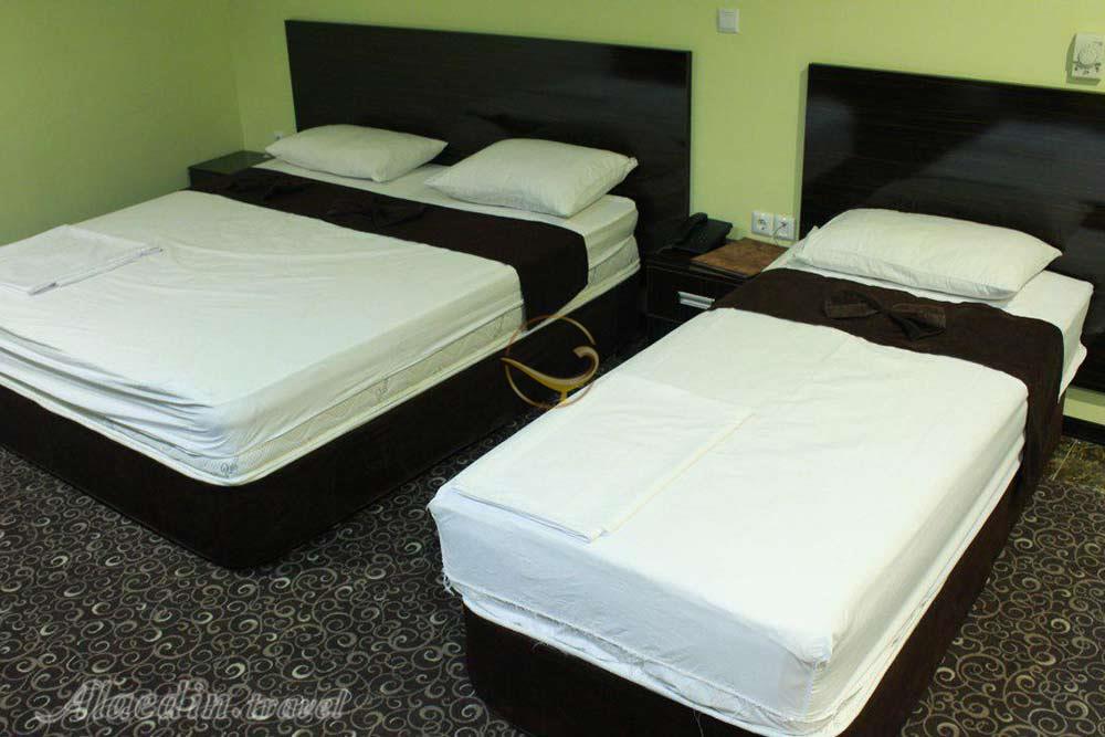 اتاق سه تخته هتل 4 ستاره امام رضا خمین | علاءالدین تراول