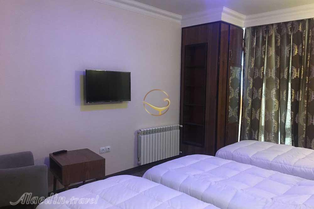 اتاق سه تخته هتل 4 ستاره آزادی خرم آباد | علاءالدین تراول