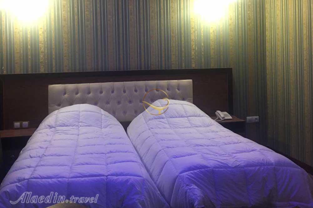 اتاق دو تخته هتل 4 ستاره آزادی خرم آباد | علاءالدین تراول