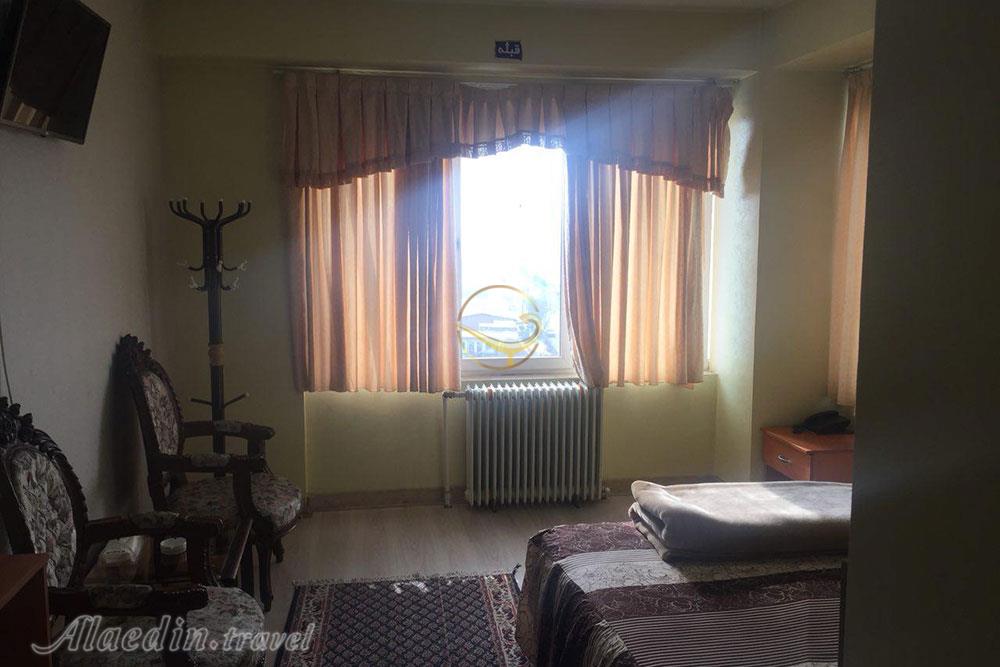 اتاق هتل سه ستاره ثمین خوی | علاءالدین تراول