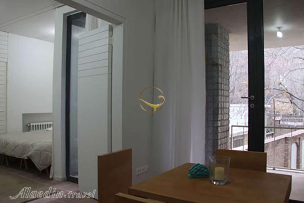 فضای نشیمن اتاق خانه سنتی سرای پدری خوانسار | علاءالدین تراول