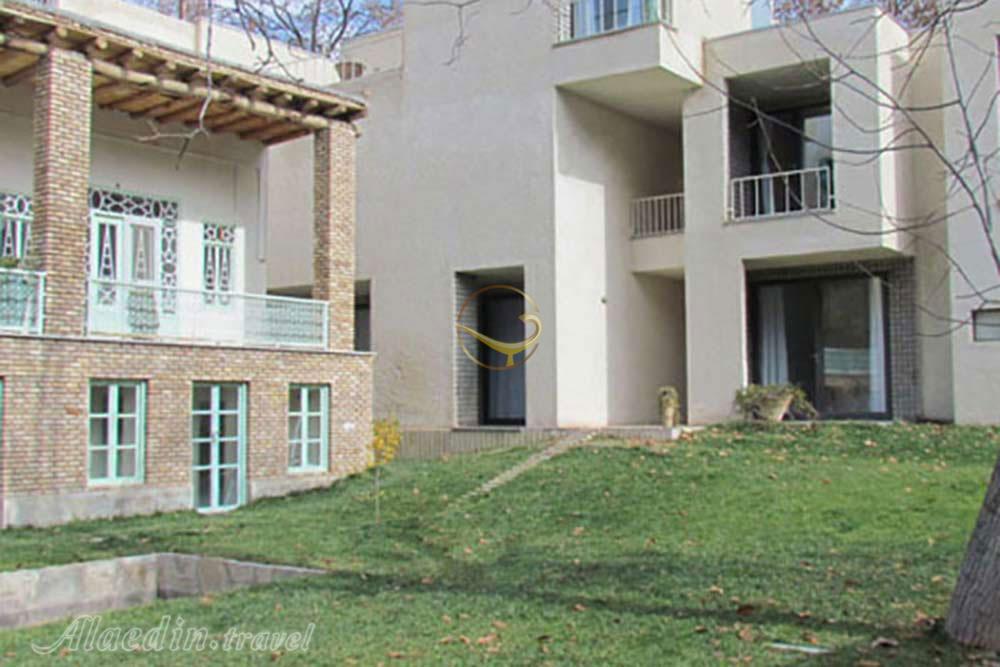 حیاط خانه سنتی سرای پدری خوانسار | علاءالدین تراول