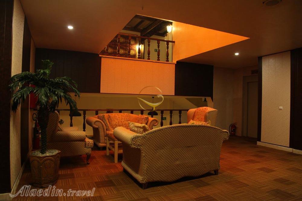 لابی هتل سه ستاره آفتاب شرق کیش | علاءالدین تراول