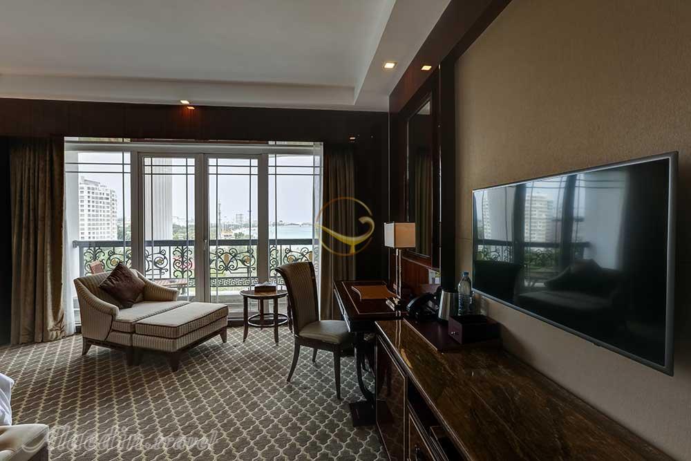 سوئیت آتوسا لوکس دو تخته رو به دریا هتل پنج ستاره داریوش کیش | علاءالدین تراول