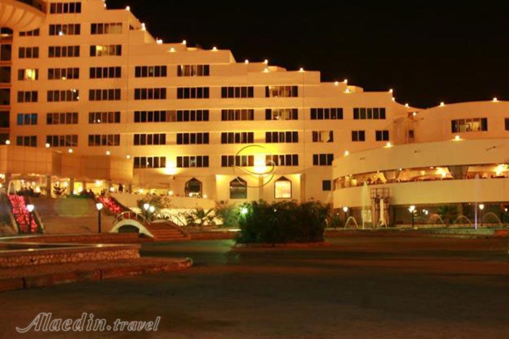 نمای بیرونی هتل 4 ستاره ارم بزرگ کیش | علاءالدین تراول