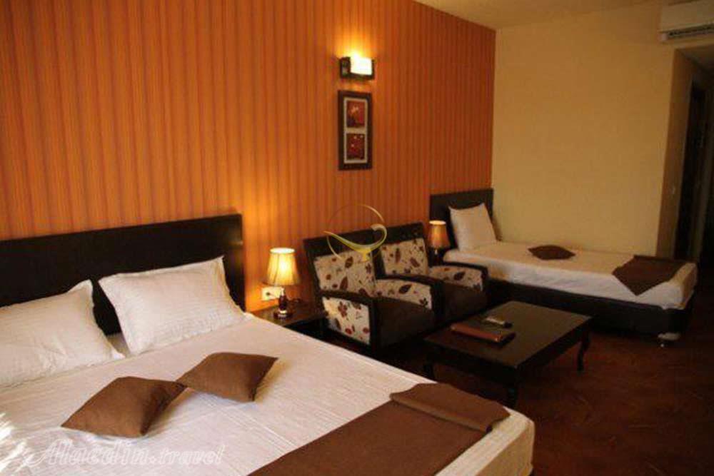 اتاق سه تخته هتل سه ستاره گاردنیا کیش | علاءالدین تراول