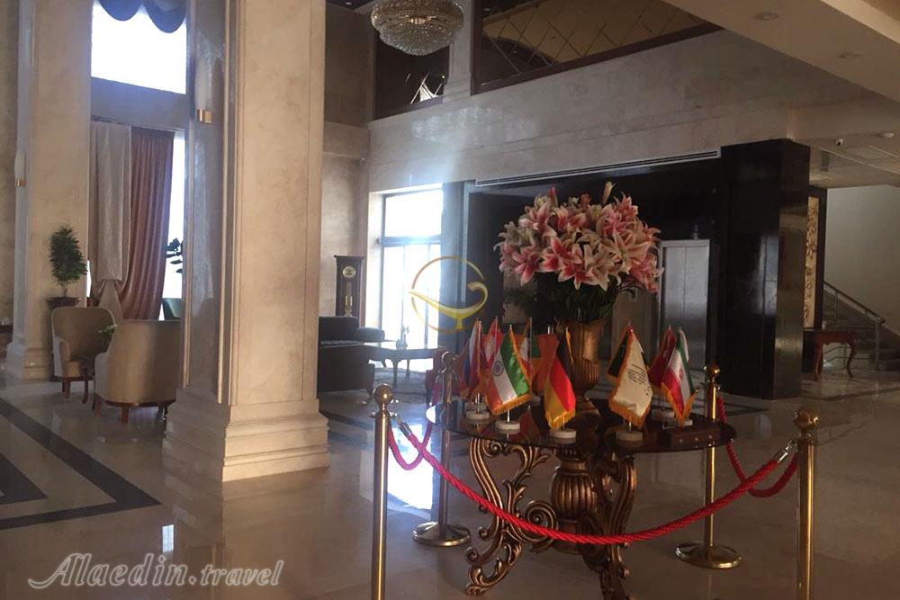 لابی هتل لیلیوم کیش | علاءالدین تراول
