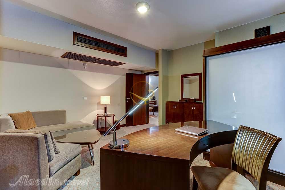 سوئیت یک خوابه هتل پنج ستاره مارینا پارک کیش | علاءالدین تراول