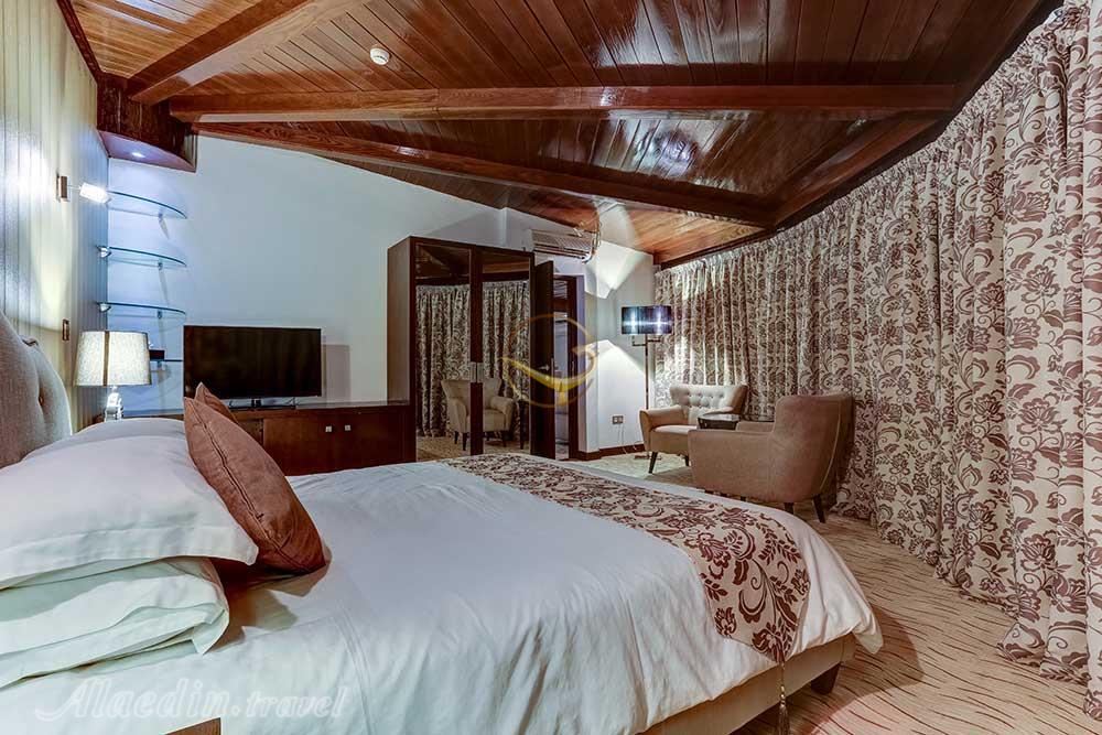 سوئیت جونیور دونفره هتل چهارستاره سورینت مریم کیش | علاءالدین تراول