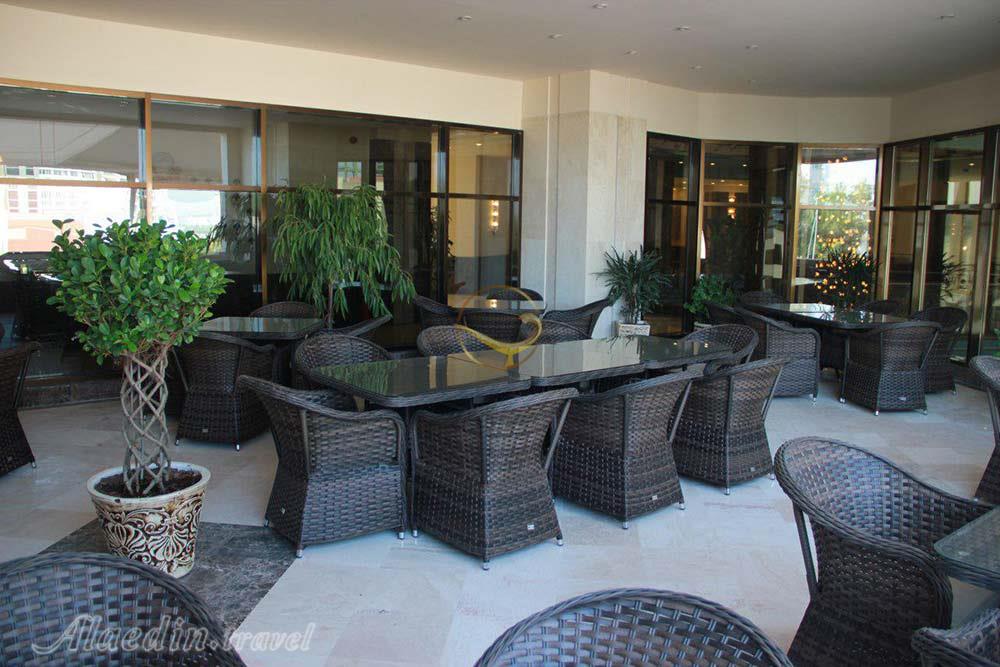 رستوران محوطه باز هتل 5 ستاره میراژ کیش | علاءالدین تراول