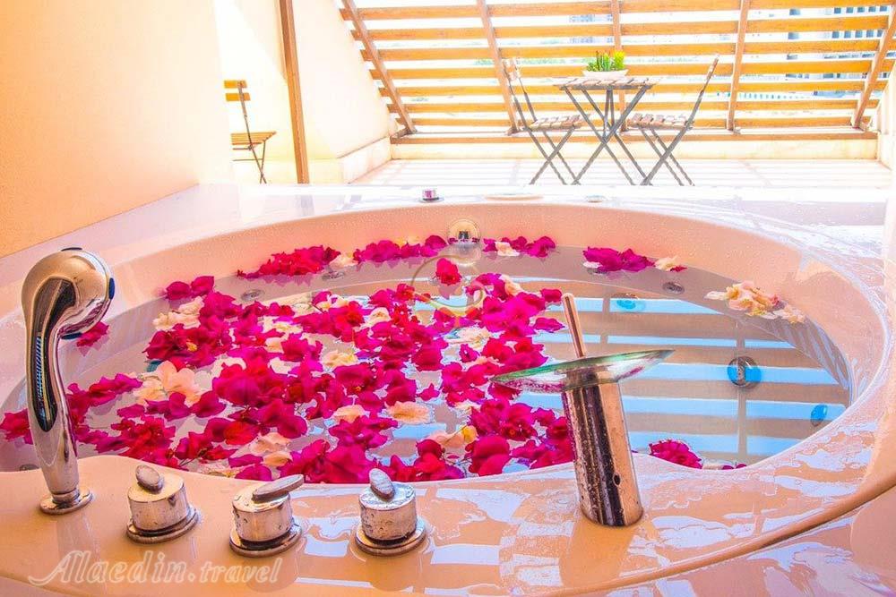 هتل 5 ستاره میراژ کیش | علاءالدین تراول