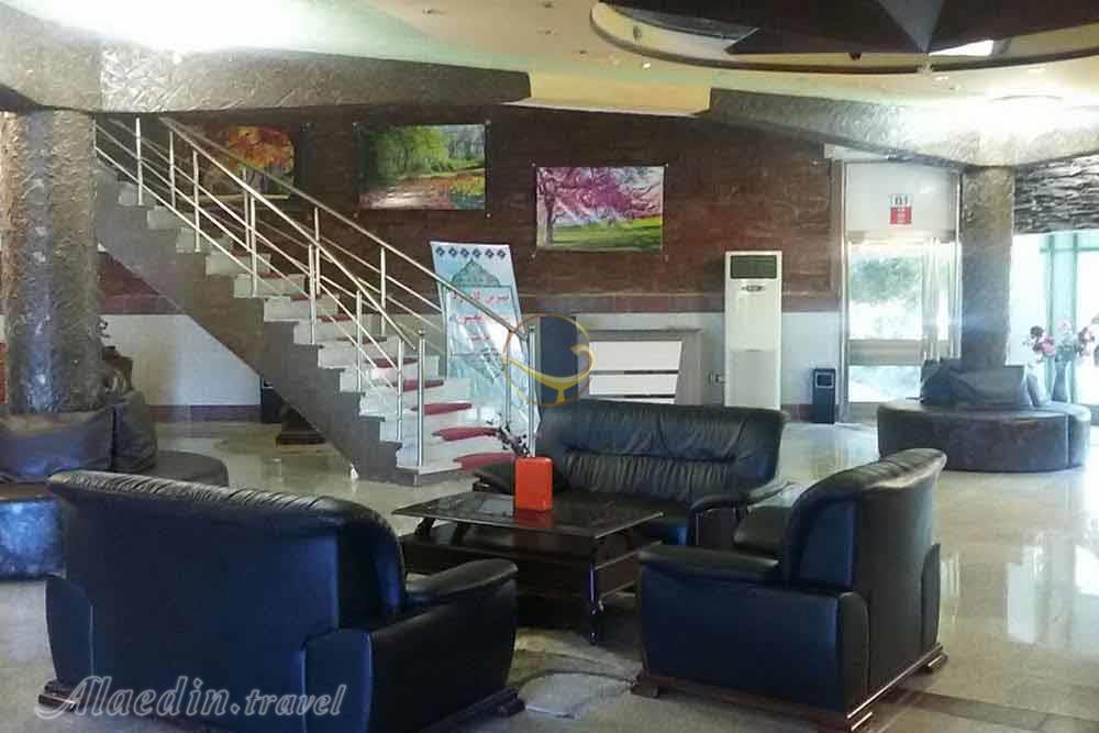 لابی هتل ستاره طلایی کیش | علاءالدین تراول