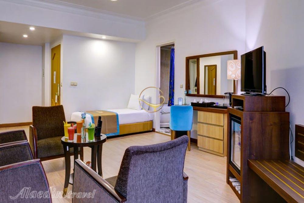 فضای نشیمن هتل 5 ستاره شایگان کیش | علاءالدین تراول