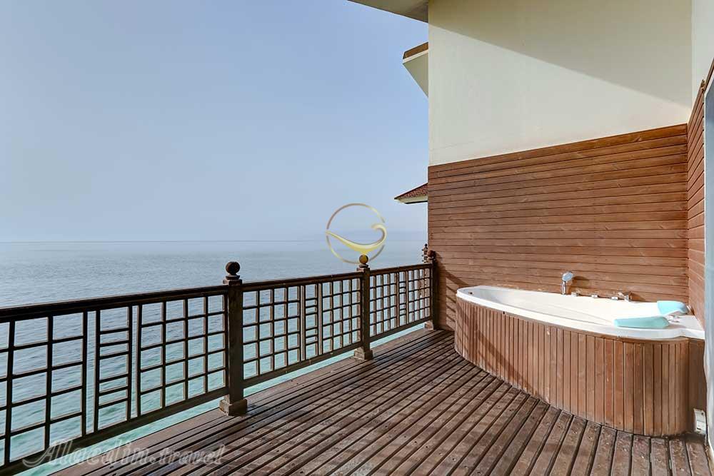 سوئیت امپریال چهارنفره هتل پنج ستاره ترنج کیش | علاءالدین تراول