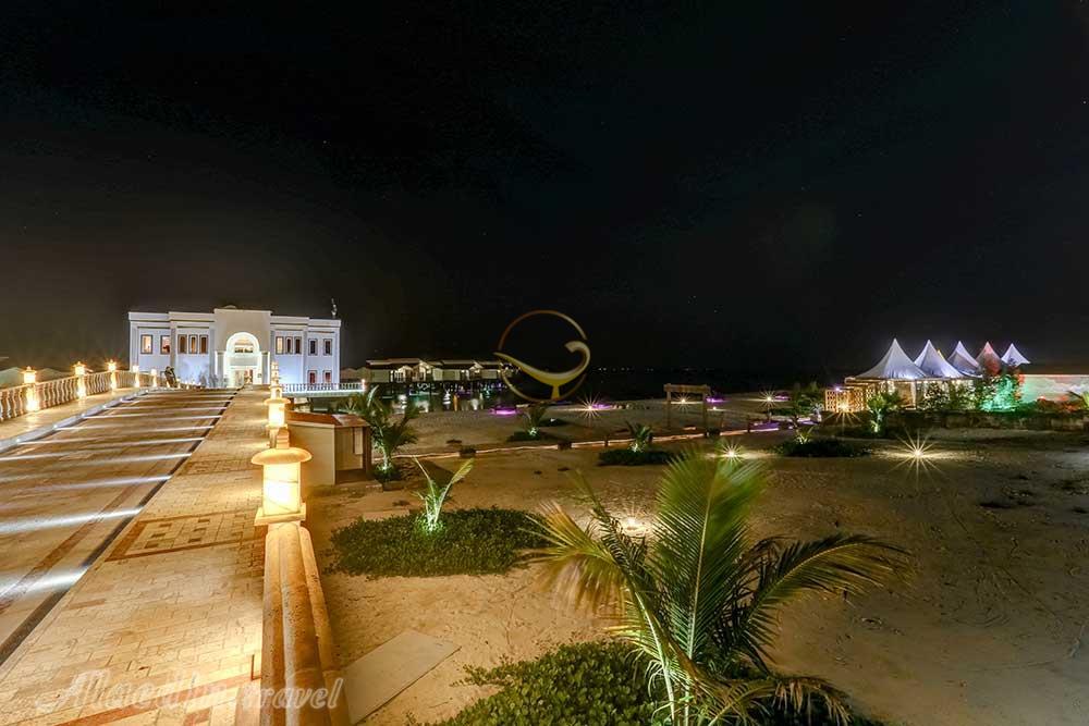 محوطه هتل پنج ستاره ترنج کیش | علاءالدین تراول