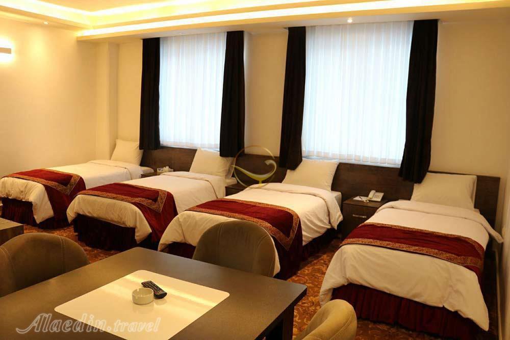 اتاق چهار تخته دبل هتل 4 ستاره ابریشمی لاهیجان | علاءالدین تراول