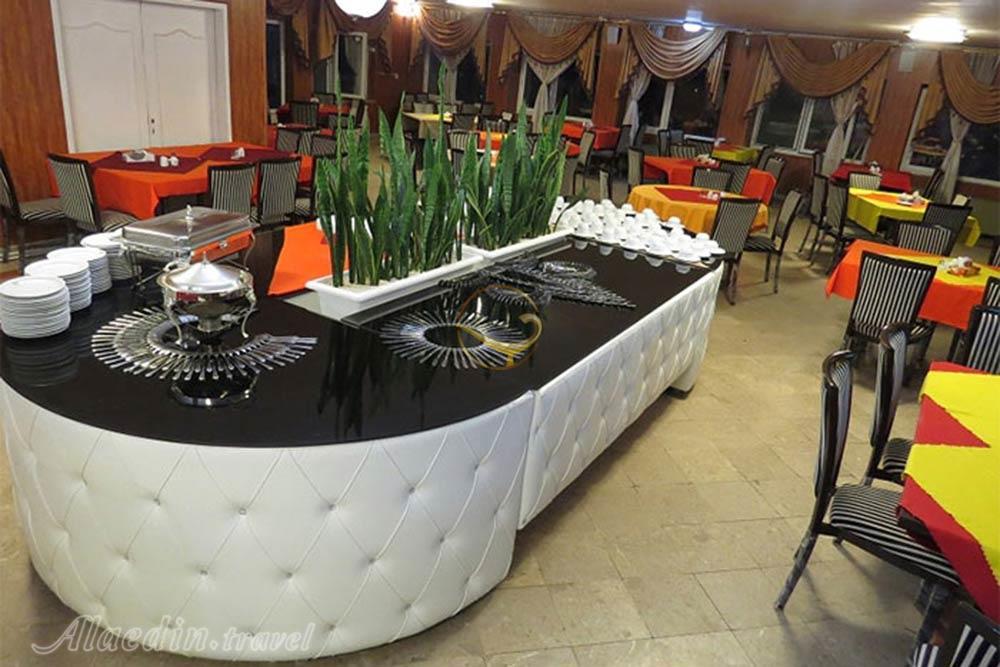 میز سلف هتل 3 ستاره جهانگردی آبگرم محلات | علاءالدین تراول