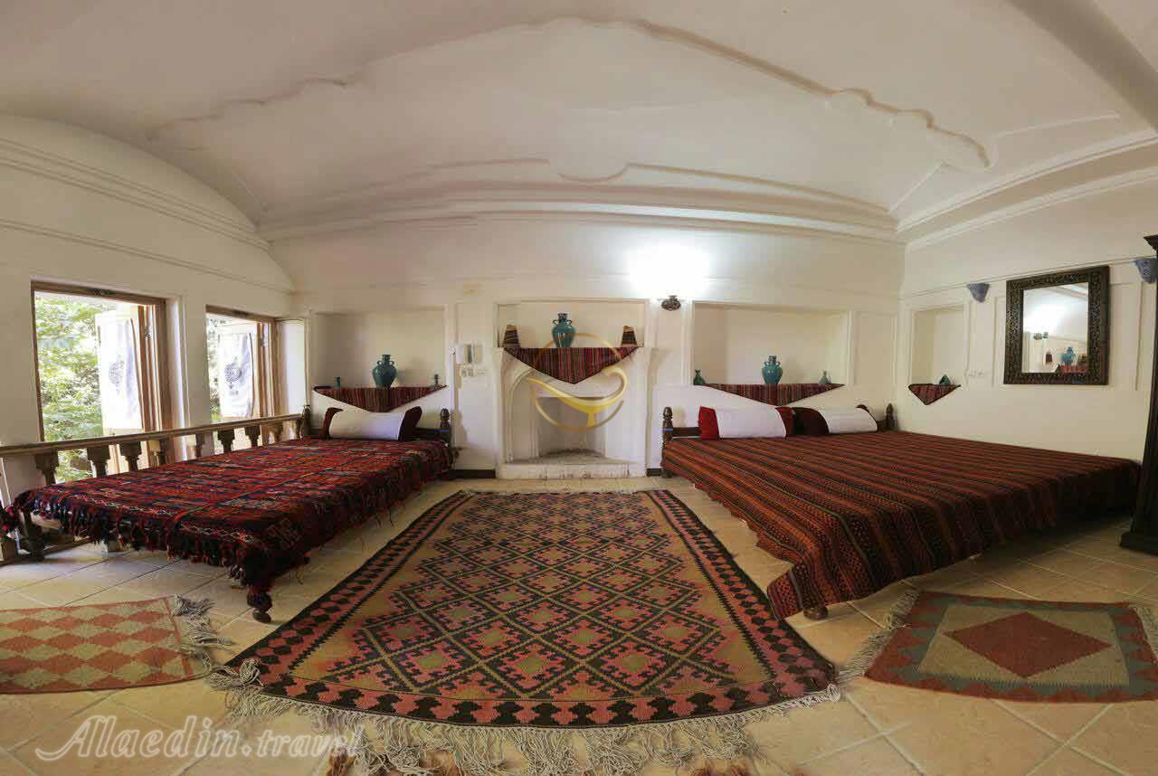 هتل باغ سنتی متولی باشی کرمان | علاءالدین تراول