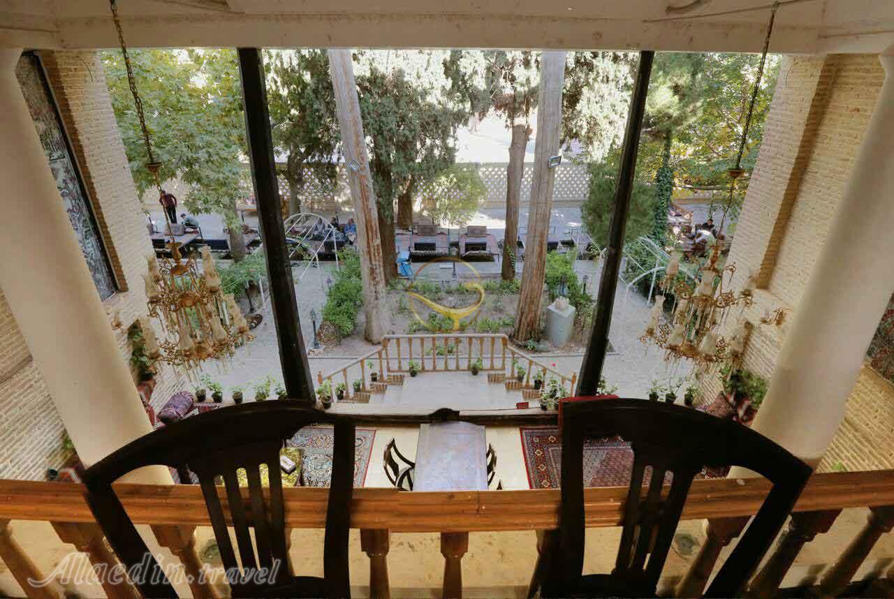 هتل باغ سنتی متولی باشی کرمان | علاءالدین تراول