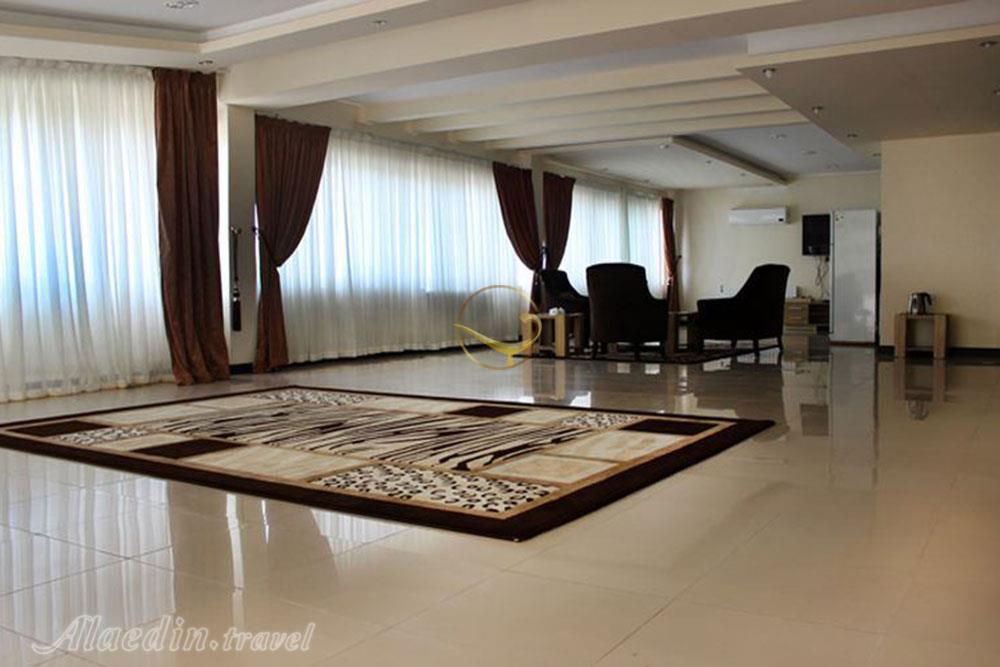 فضای نشیمن هتل 4 ستاره صدف محمودآباد | علاءالدین تراول
