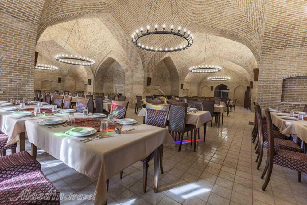 رستوران های هتل 5 ستاره کاروانسرای یام مرند | علاءالدین تراول