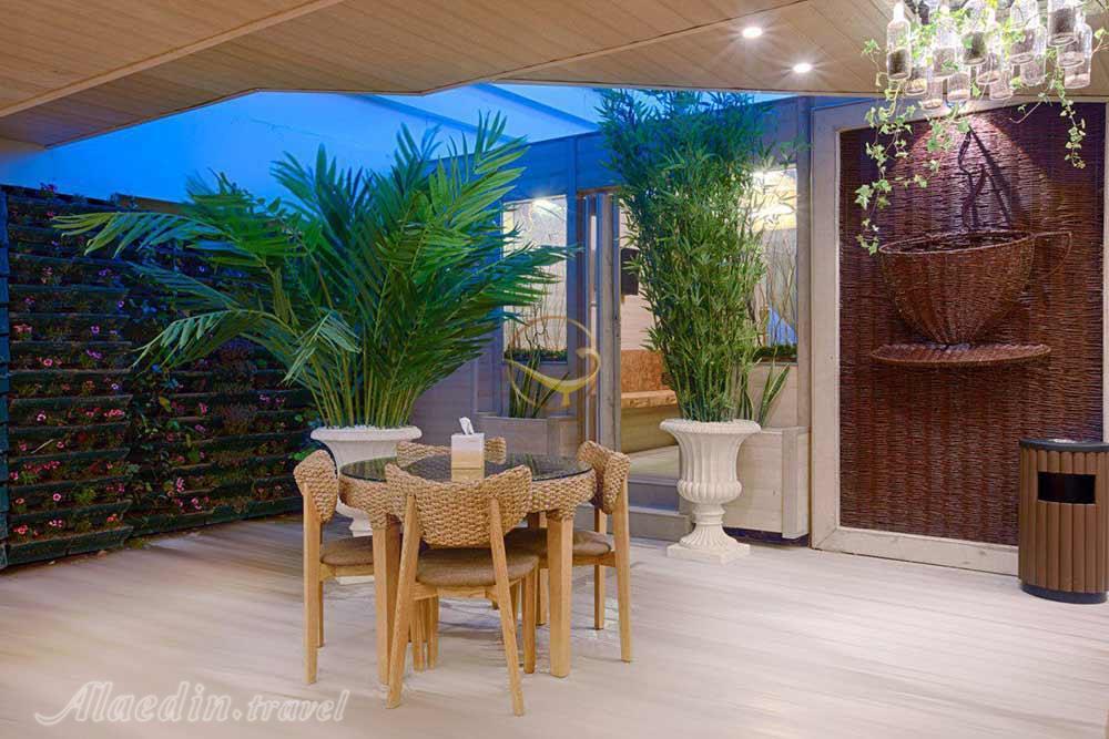 کافه رستوران روف گاردن هتل 5 ستاره الماس 2 مشهد | علاءالدین تراول