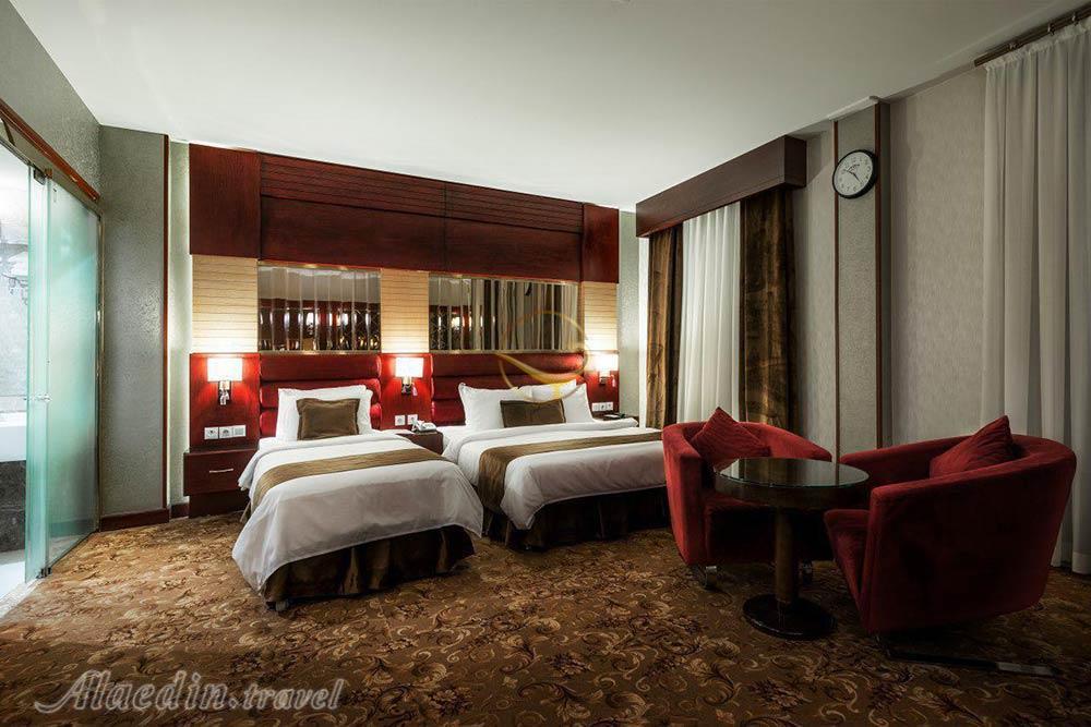 سوئیت رویال هتل 4 ستاره الماس 1 مشهد | علاءالدین تراول