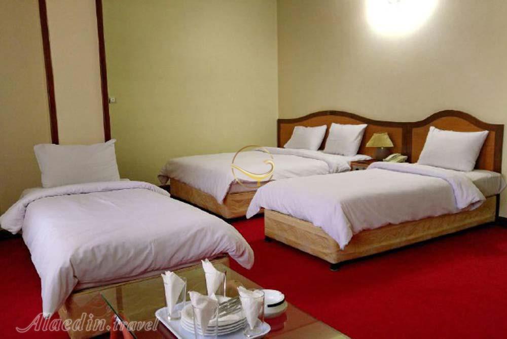 اتاق چهار تخته هتل سه ستاره ارس مشهد | علاءالدین تراول