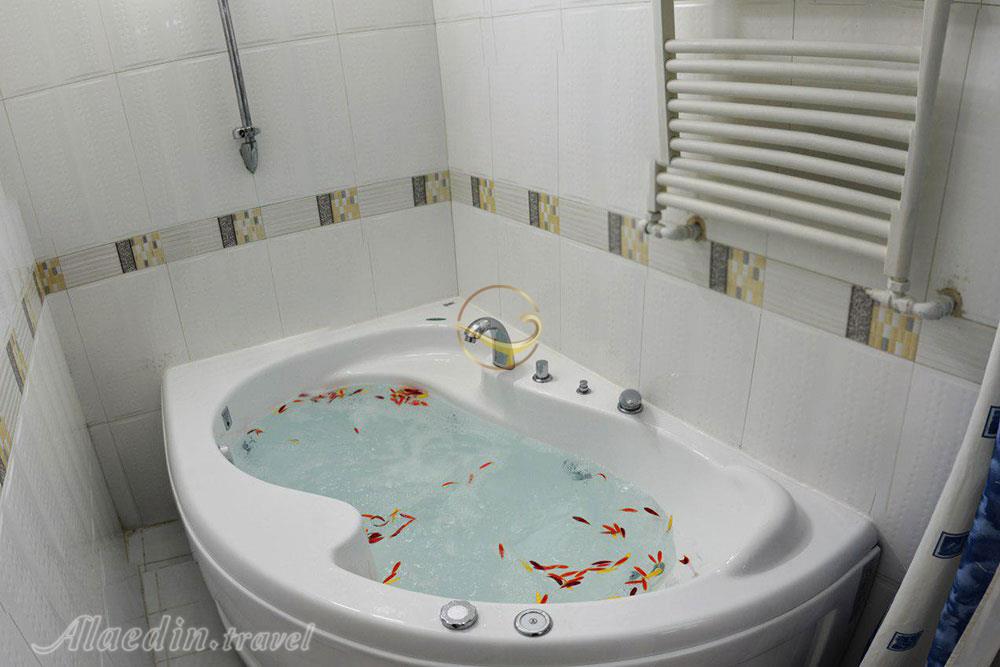 وان جکوزی هتل آپارتمان قصر آیدین مشهد | علاءالدین تراول