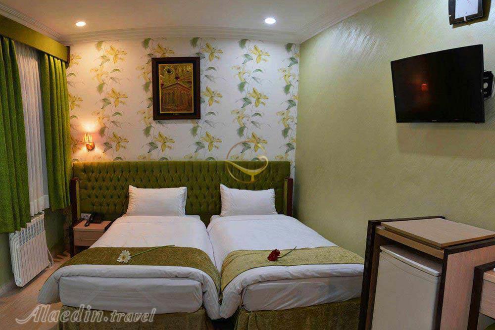 اتاق تویین هتل آپارتمان قصر آیدین مشهد  | علاءالدین تراول