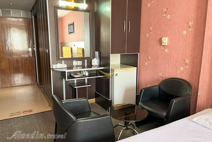 داخل اتاق هتل قصر نیلی مشهد | علاالدین تراول