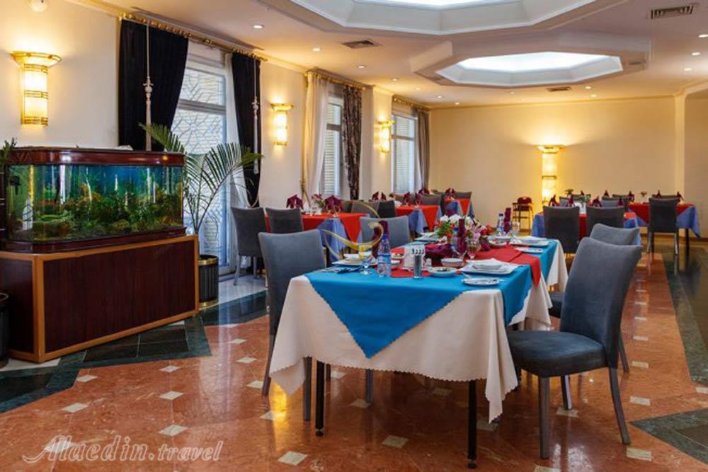 رستوران های هتل 5 ستاره قصر الضیافه مشهد | علاءالدین تراول