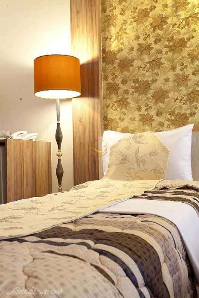 اتاق یک تخته هتل 3 ستاره هفت آسمان مشهد | علاءالدین تراول