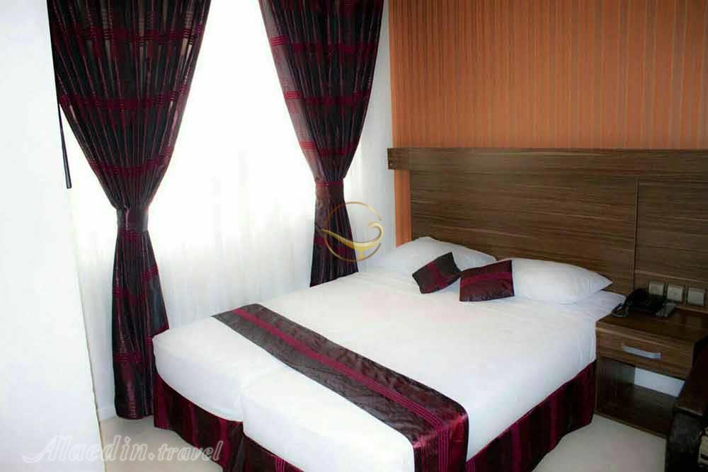 اتاق دبل هتل هانی پارس مشهد | علاءالدین تراول