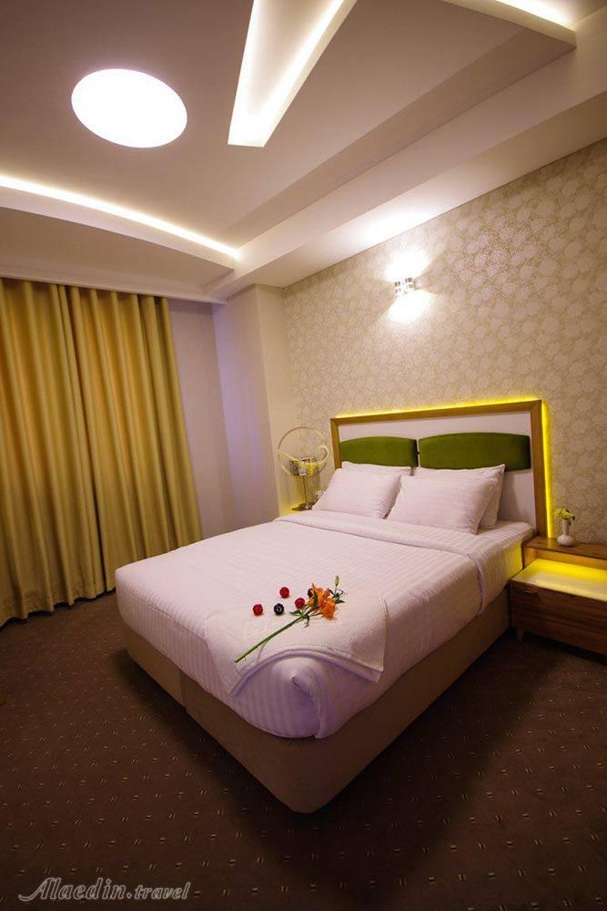 اتاق دبل هتل آپارتمان 4 ستاره حیات مشهد | علاءالدین تراول