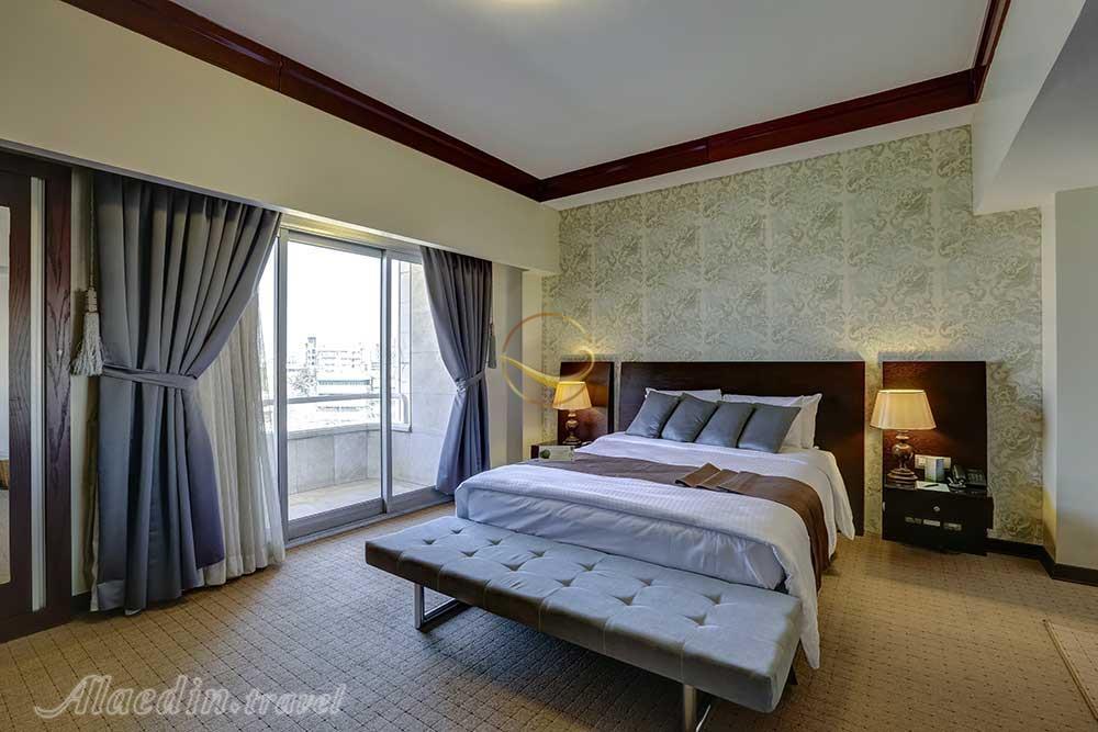 سوئیت ویژه دو نفره هتل 5 ستاره هما 2 مشهد | علاءالدین تراول