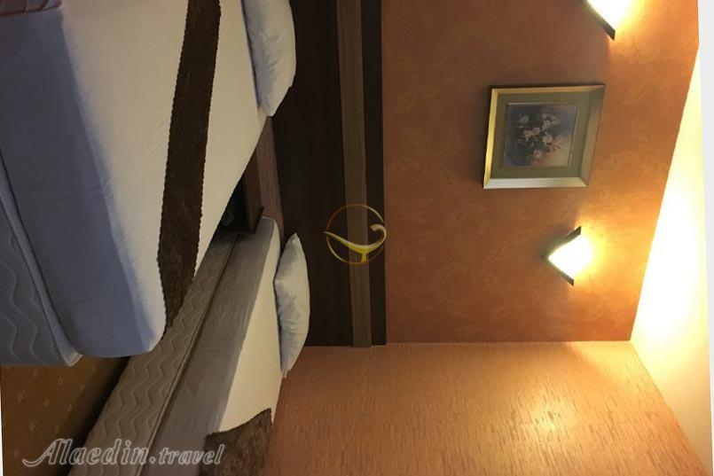 اتاق توئین هتل ایساتیس مشهد | علاءالدین تراول