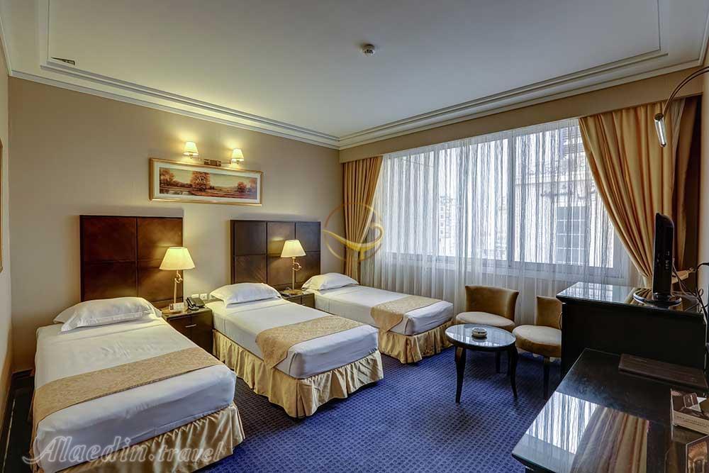 اتاق سه تخته هتل 4 ستاره جواد مشهد | علاءالدین تراول