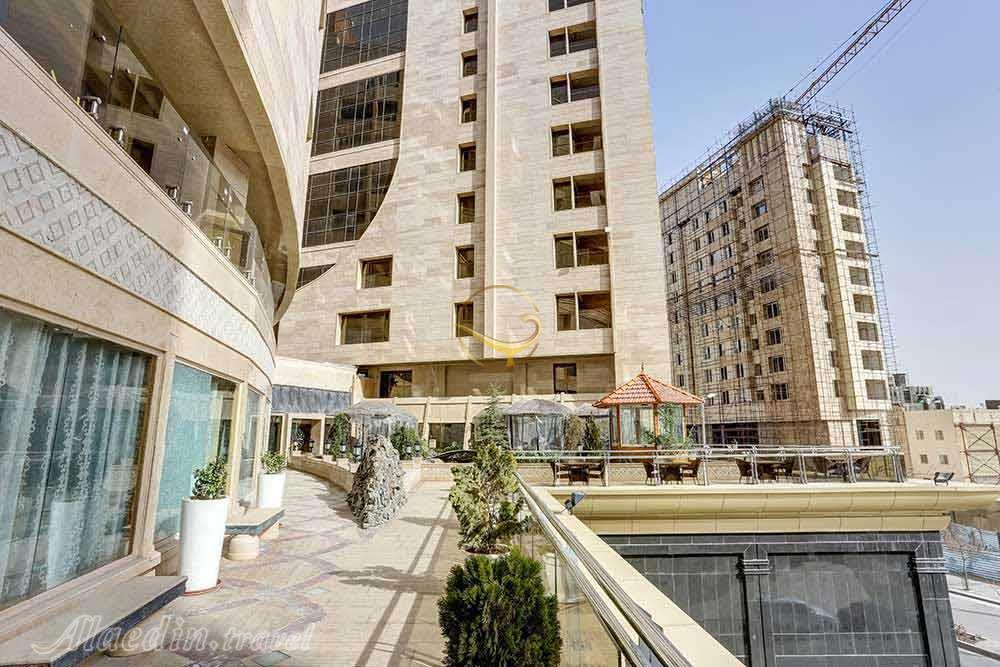 نمای بیرونی هتل 5 ستاره کوثر ناب مشهد | علاءالدین تراول