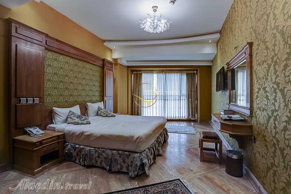 سوئیت دو خوابه هتل 5 ستاره کوثر ناب مشهد | علاءالدین تراول