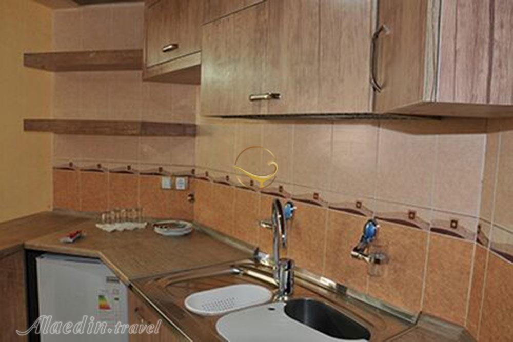 آشپزخانه سوییت هتل آپارتمان لبخند مشهد | علاءالدین تراول