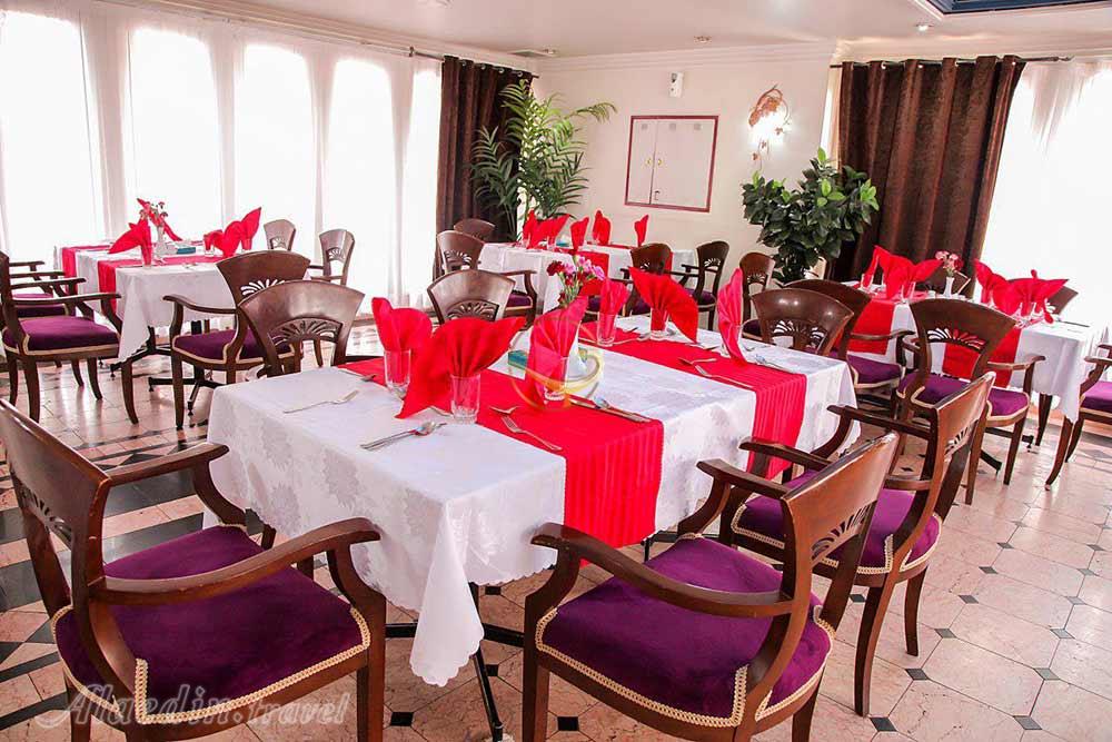 رستوران هتل سه ستاره رضویه مشهد | علاءالدین تراول