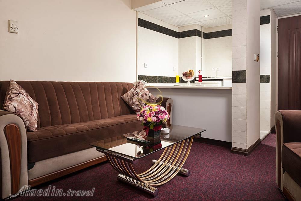 فضای نشیمن هتل سه ستاره رضویه مشهد | علاءالدین تراول