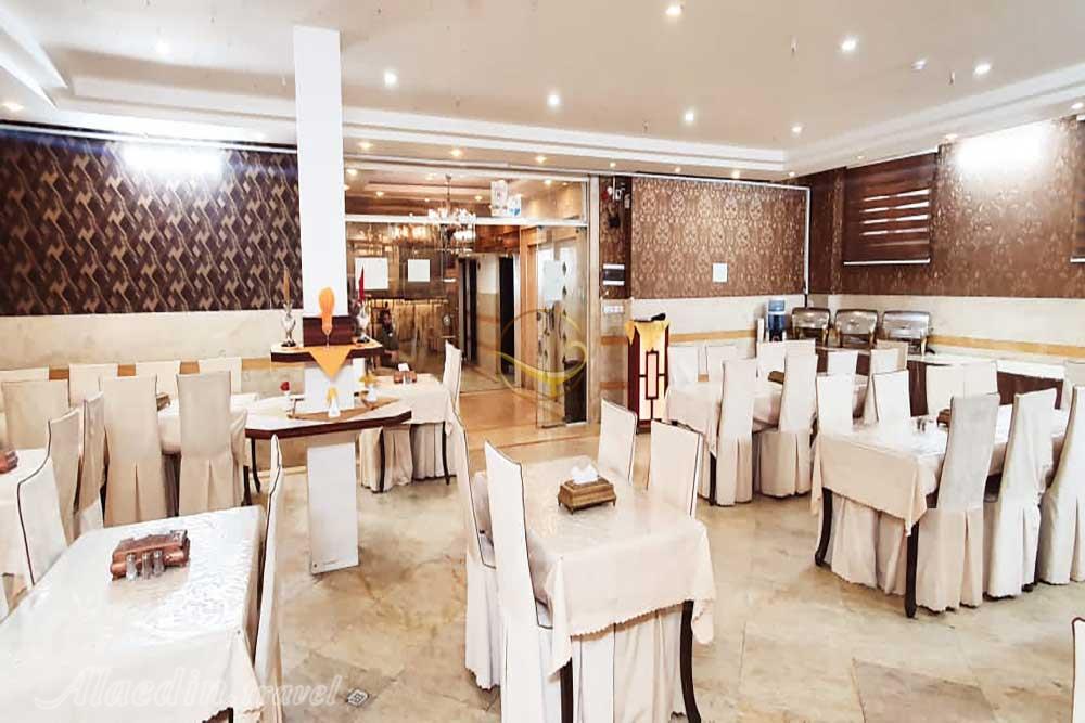 رستوران هتل سراج | علاءالدین تراول